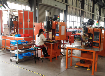 安嘉大功率母排線自動釬焊機輝能現(xiàn)場案例 安嘉大功率母排線自動釬焊機輝能現(xiàn)場案例